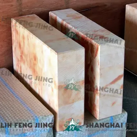 Insulation board / brick